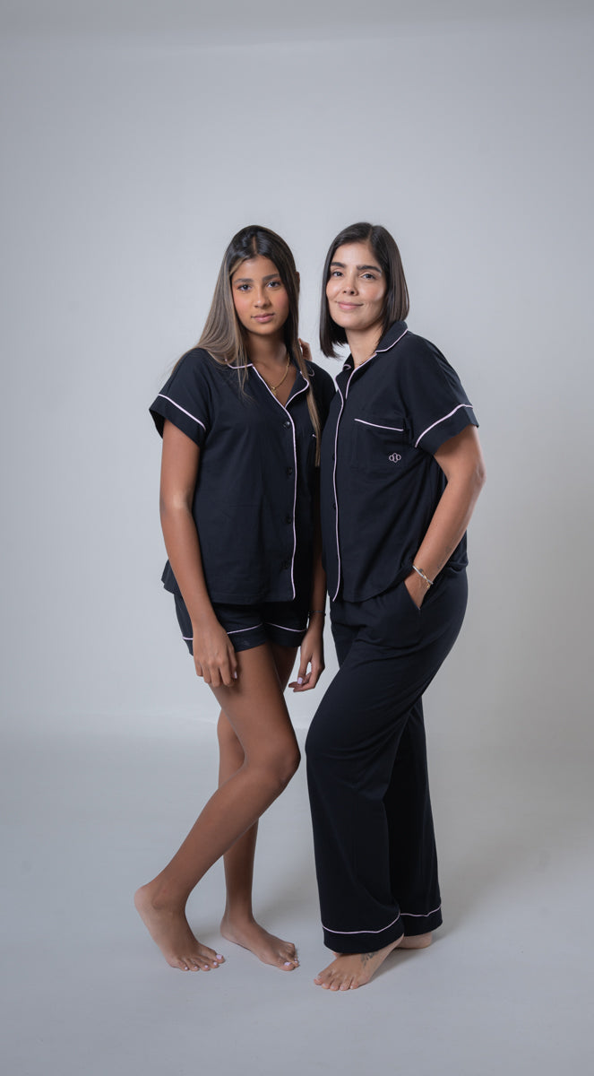Cosmopolitan Negra Short